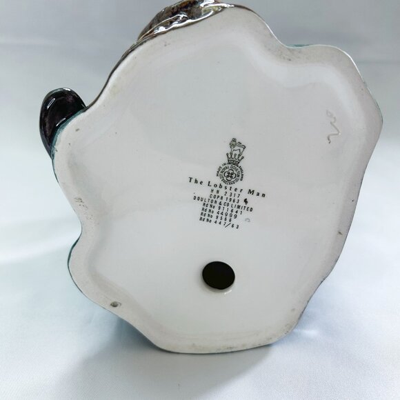 Royal Doulton The Lobster Man Figurine 1964-1994, HN2317 - Picture 8 of 9